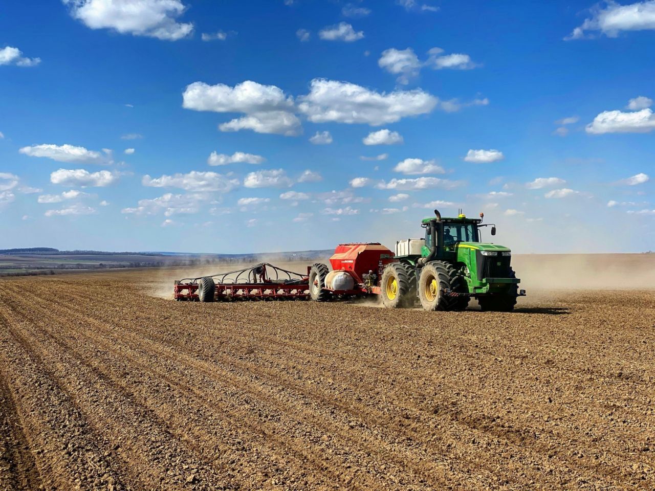 Поле не має перерви на війну